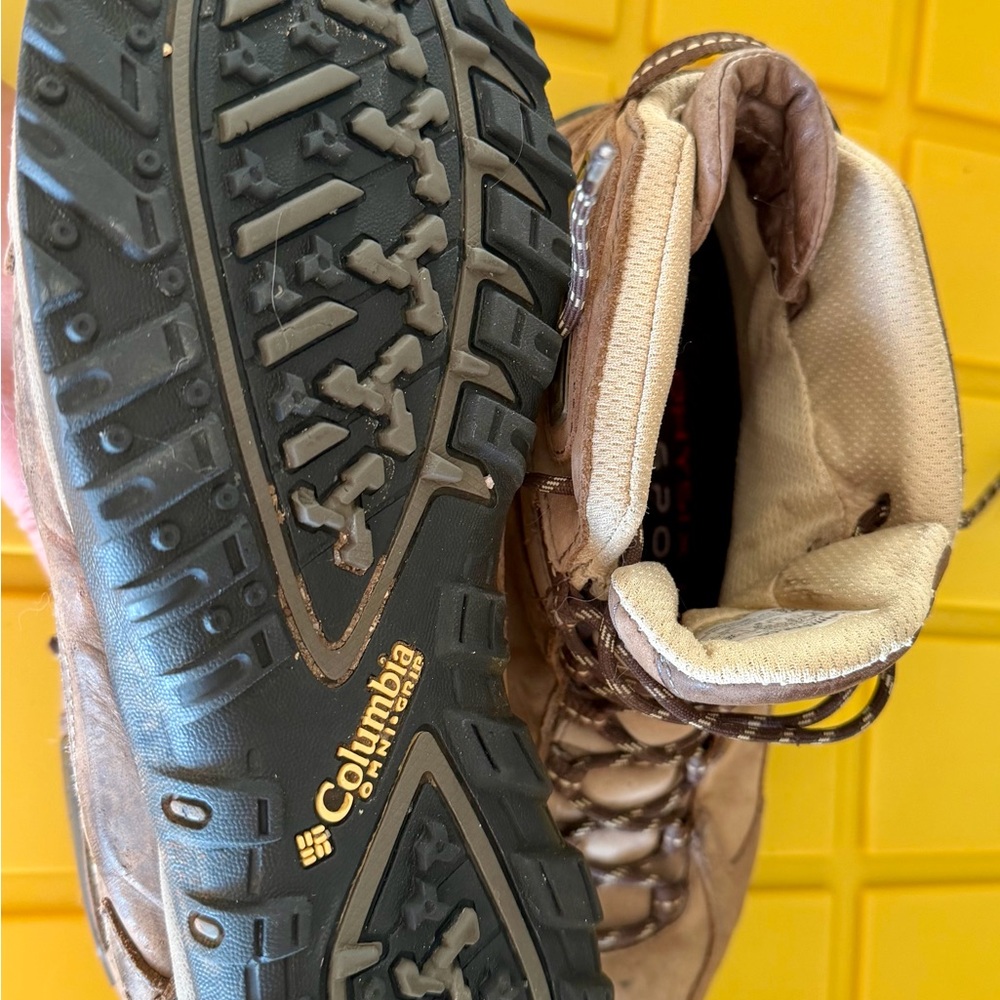 Columbia Brown Hiking Boots - Picture 5 of 10